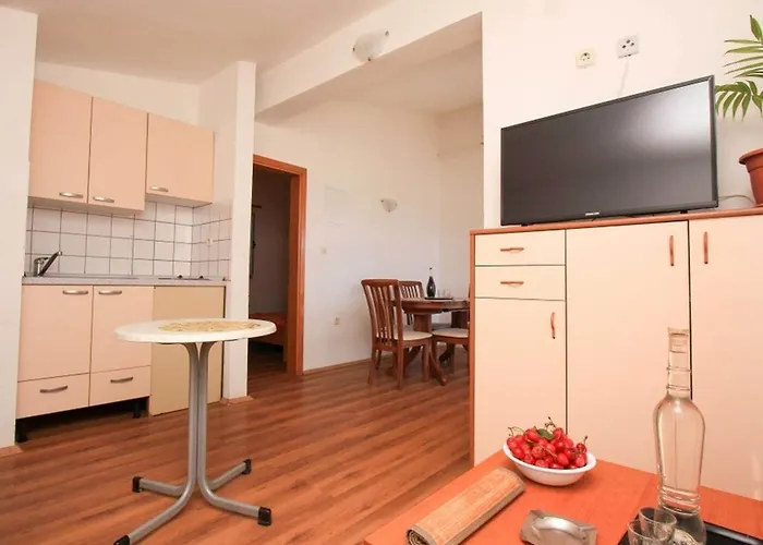 Ere Zuronja-one-bedroom With Sea View 2 アパート Putniković